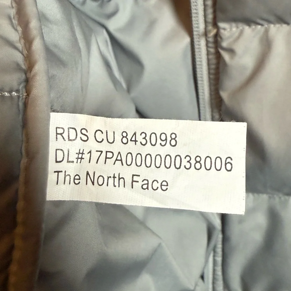 EUC The North Face 550 Puffer Vest - Picture 10 of 10